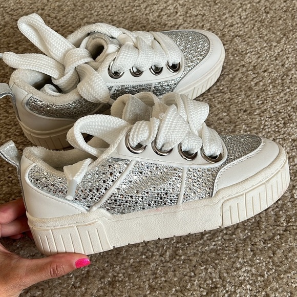 Gianni Bini after party white silver rhinestone sneaker platform over size laces - Picture 7 of 9